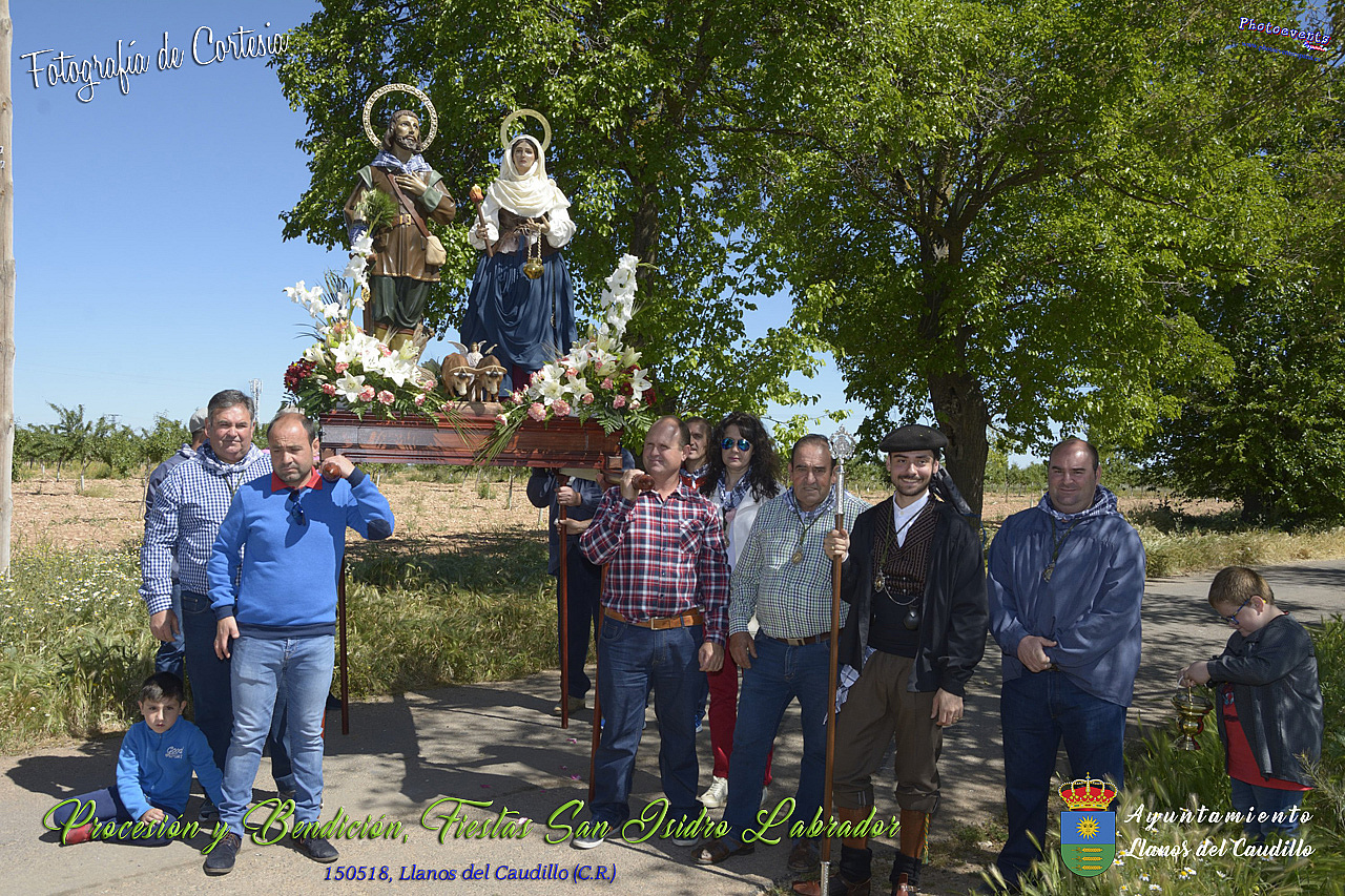 Procesión y bendición de San Isidro en Llanos del Caudillo 